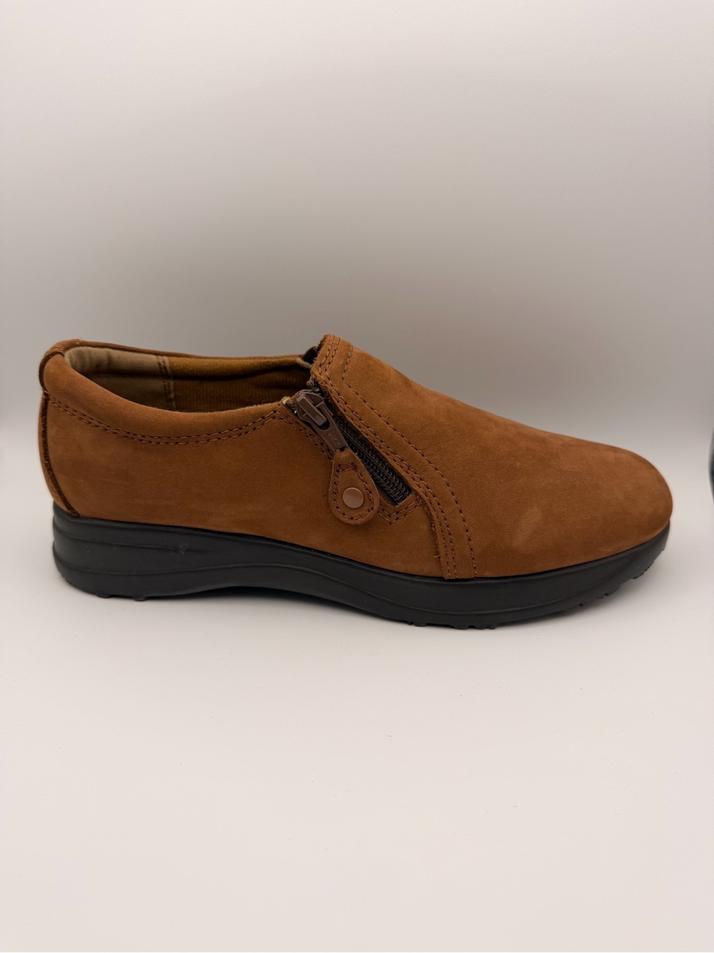 NATURALIZER BROWN SUEDE SIDE ZIP CASUAL SHOES WOMEN’S SIZE 8